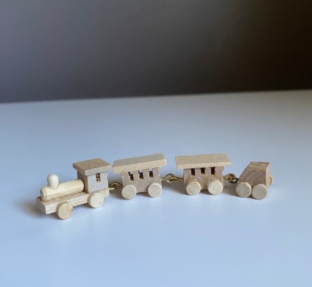Miniatyr dukkehus tilbehør - mini tog i tre
