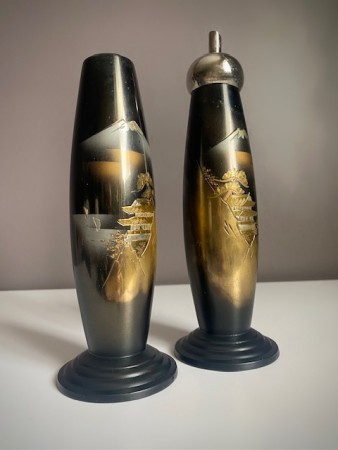 Antikk sett/ vaser i patinert messing - Japan 