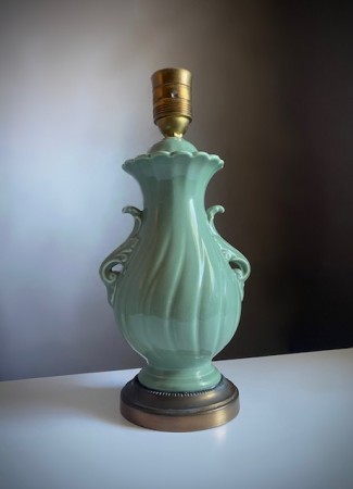 Antikk Art Deco Viktoriansk bordlampe i porselen og messing