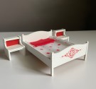 Lundby dukkehus møbler tilbehør 1:18 - White dream seng (7166) og nattbord (7105)1980 tallet thumbnail