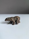 Miniatyr isbjørn figur i kobber/ patinert metall thumbnail