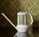 1,5 liters kitsch vann/ blomsterkanne i mosegrønn/hvit plast Wedgwood style- DIALENE Better-Maid England 1960/70 tallet thumbnail