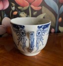 Twinings of London stor jubileum tekopp med fat hvit porselen royal blå dekor Lilien Austria thumbnail