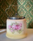 Antikk Biscuit cookie jar/ kjekskrukke i porselen med lokk/ hank og rosedekor - L & Sons LTD England thumbnail