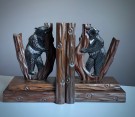 Nasjonalromantisk kitsch Bjørn trefigur bokstøtte  thumbnail