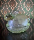Påskedekor påskehare i grønt transparent pressglass - LE Smith France Frankrike  thumbnail