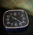 SEIKO QUARTZ svart batteridrevet veggklokke/ veggur - SEIKOSHA CO LTD Japan 1970/ 80 tallet thumbnail