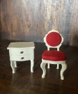 Lundby dukkehus tilbehør 1:18 romantisk rokokkomøbler nattbord/kommode og stol 1950/60-tallet thumbnail