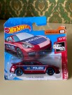 HW rescue Porsche Panamera Polizei politibil 1:64 i uåpnet original emballasje Hot Wheels 2017 thumbnail