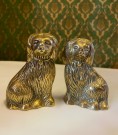 Hundefigurer i messing - Staffordshire spaniel dogs figurines thumbnail