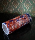 Asiatisk orientalsk sylinderformet håndmalt vase i steingods/ Imari-porselen Japan 1900 tallet thumbnail