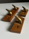 Knagger i heltre teak og messing - HAFA Made in Sweden 1950/60 tallet thumbnail