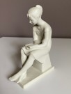 Figur i uglasert bisquite porselen (1774) - Wallendorf Tyskland, 1950/60 tallet thumbnail