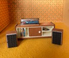 Lundby dukkehus møbler tilbehør 1:18 -  teak stereosett benk (5494) 1970 tallet thumbnail