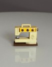 Lundby dukkehus tilbehør 1:18 - symaskin 1970 tallet thumbnail