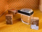 LISA dukkehus møbel tilbehør 1:18- Stereobenk (265) 1980 tallet thumbnail
