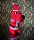 Juledekor kitschy rød plysj/ plush hund med nisselue - Japan 1960 tallet thumbnail