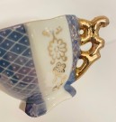 Mocca/ mokka kaffekopp kuvert med luster glasur, blomstermotiv og gulldekor thumbnail