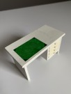 Lundby dukkehus møbler tilbehør 1:18 - hvitt skrivebord/ desk (5318) 1980 tallet thumbnail