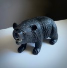 Sort skogsbjørn håndlaget trefigur  thumbnail