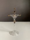 Religiøst miniatyr ornament krusifiks kors i klart kunstglass polert gulldekor  thumbnail