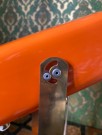 Oransje bordlampe i lakkert metall Kjell Blomberg Ørsjø Örsjö Belysning Sweden Sverige 1970-tallet thumbnail