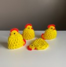 Påskepynt kitsch dekor heklede kylling/ høne eggvarmere thumbnail