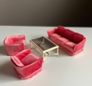 Lundby dukkehus møbler tilbehør 1:18 - Symphonie clubgarnitur (9544) Rosa salong med bord 1980 tallet thumbnail