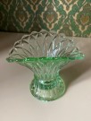 Wheatsheaf uranium lys grønn vase i Art Decostil 3174 Bagley & Co England 1950/60-tallet thumbnail