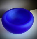 Stor kobolt blå bolle i matt kunstglass - Kosta Boda Sverige thumbnail