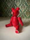 Rød bjørn bamse med strikk trefigur - Støa Leketøyfabrikk Lindesnes Norge 1960 tallet thumbnail