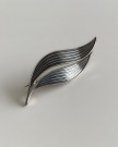 Brosje/ nål i oksidert sterling sølv 925S - Aksel Holmsen Norway Norge 1950/60 tallet thumbnail