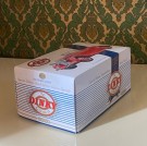 The Dinky Collection rød DY-S 17 1939 Triumph Dolomite modellbil i original eske - Matchbox International 1990 thumbnail