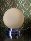 Art Deco Funkis antikk taklampe rund opalin glasskuppel og aluminium sokkel 1930-tallet thumbnail