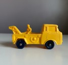 TOMTE bil gul Jeep service vinylplast modellbil nr 17 - Lærdal Stavanger Norway 1960/ 70 tallet thumbnail
