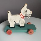 Hund, trekkleke i tre - 1950/60 tallet thumbnail
