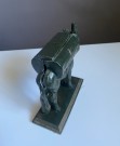 Antikk kitsch mekanisk esel/ donkey sigarett dispenser/ holder i støpejern - Made in Sweden 1930 tallet thumbnail