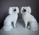 Antikke Staffordshire hundefigurer i porselen - England, 1900 tallet thumbnail