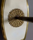 Lampett med kuppel i hvitt opalin glass - 1950 tallet thumbnail