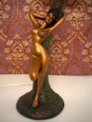 Kitsch tidstypisk eksotisk aktfigur bordlampe i gips med tivoli lampeskjerm - 1960 tallet thumbnail