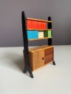 Lerro/ Lundby dukkehus møbler tilbehør 1:18 - reol bokhylle 1950/ 60 tallet thumbnail