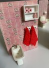 Lundby dukkehus møbler 1:18 - rosa baderomsinnredning 1970/ 80 tallet thumbnail