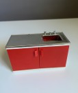 BRIO dukkehus møbler interiør 1:18 - Rød oppvaskbenk kjøkkensett 1970 tallet thumbnail