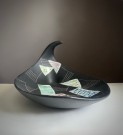 Stort, signert og nummert kunstfat i keramikk - BC Ceramics British Colombia Canada 1950/ 60 tallet thumbnail