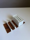 BRIO dukkehus møbler tilbehør  - vegghylle reol/ seksjon P. Juel Nielsen1970 tallet thumbnail