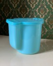 Lyse blå vintage Tupperware mugge/ kanne med lokk -  London Great Britain USA 1960 tallet thumbnail
