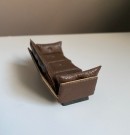 Lisa of Denmark dukkehus møbler tilbehør 1:18 - 3-seters skinn sofa #181 1970 tallet thumbnail