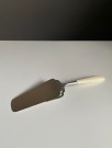 Skaugum håndlaget kakespade - Geilo Norway 1950/ 60 tallet thumbnail
