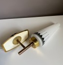 Lampett med kuppel i hvitt opalin glass - 1950 tallet thumbnail