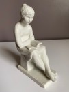 Figur i uglasert bisquite porselen (1774) - Wallendorf Tyskland, 1950/60 tallet thumbnail